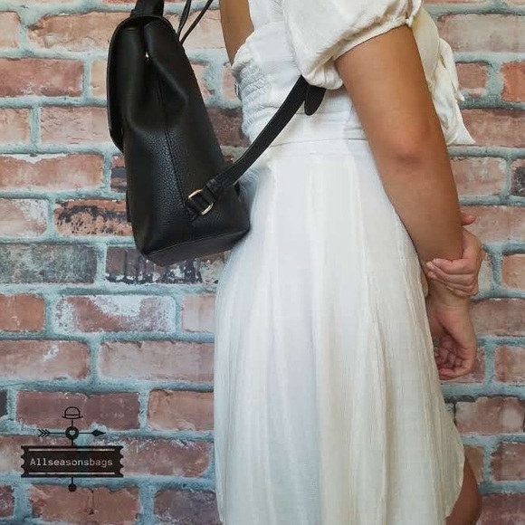 Kate spade medium Hayes flap backpack black bag - Picture 4 of 8